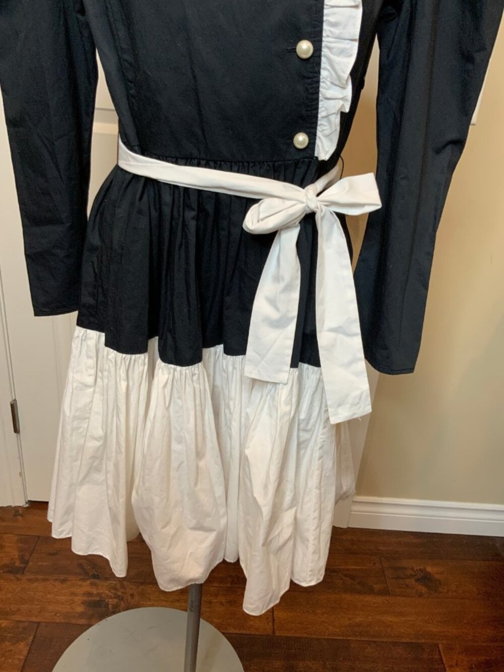 Batsheva Black & White Ruffle Pearl Button Sadie Dress, Size 6 - Picture 4 of 9